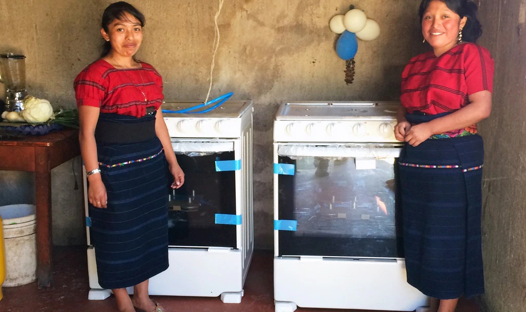 MayaMam Weavers received stoves and water filters from a grant by the Pulsera Project.